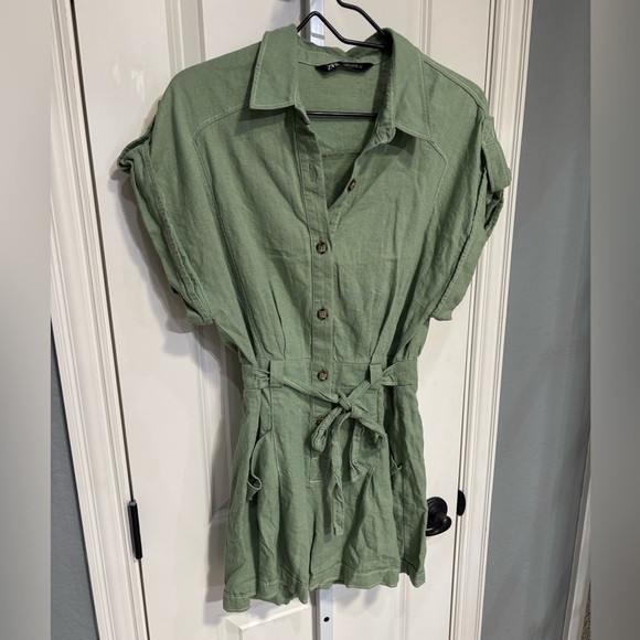 Zara Topstitched Romper Green Belt Tie Button Front Roll Tab Sleeve Collar Sz S - Picture 2 of 5
